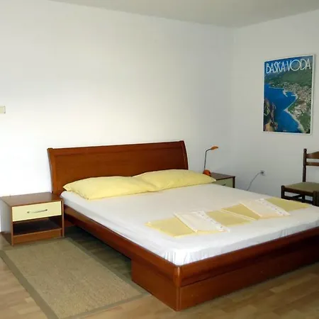 Apartment Corluka Baska Voda